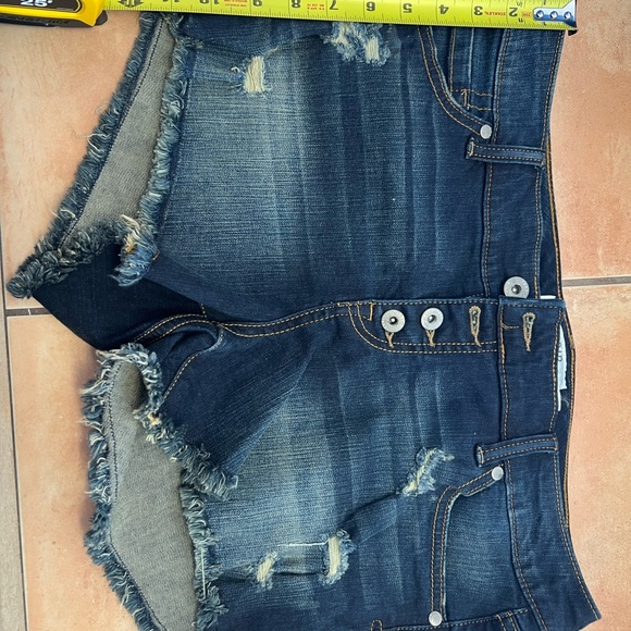 Shorts - Picture 4 of 4